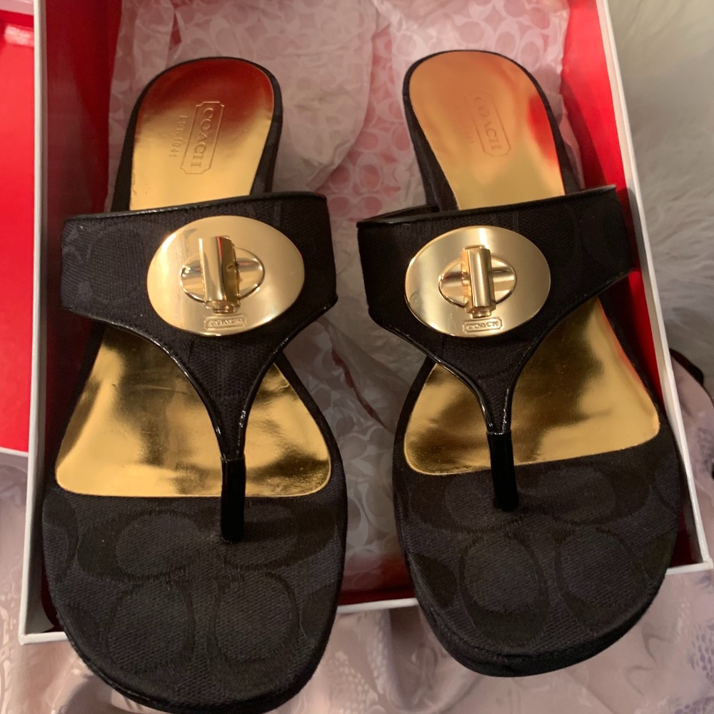 Coach Signature Noble Black with Gold Accent Thong Wedge Sandal. 7M. NIB